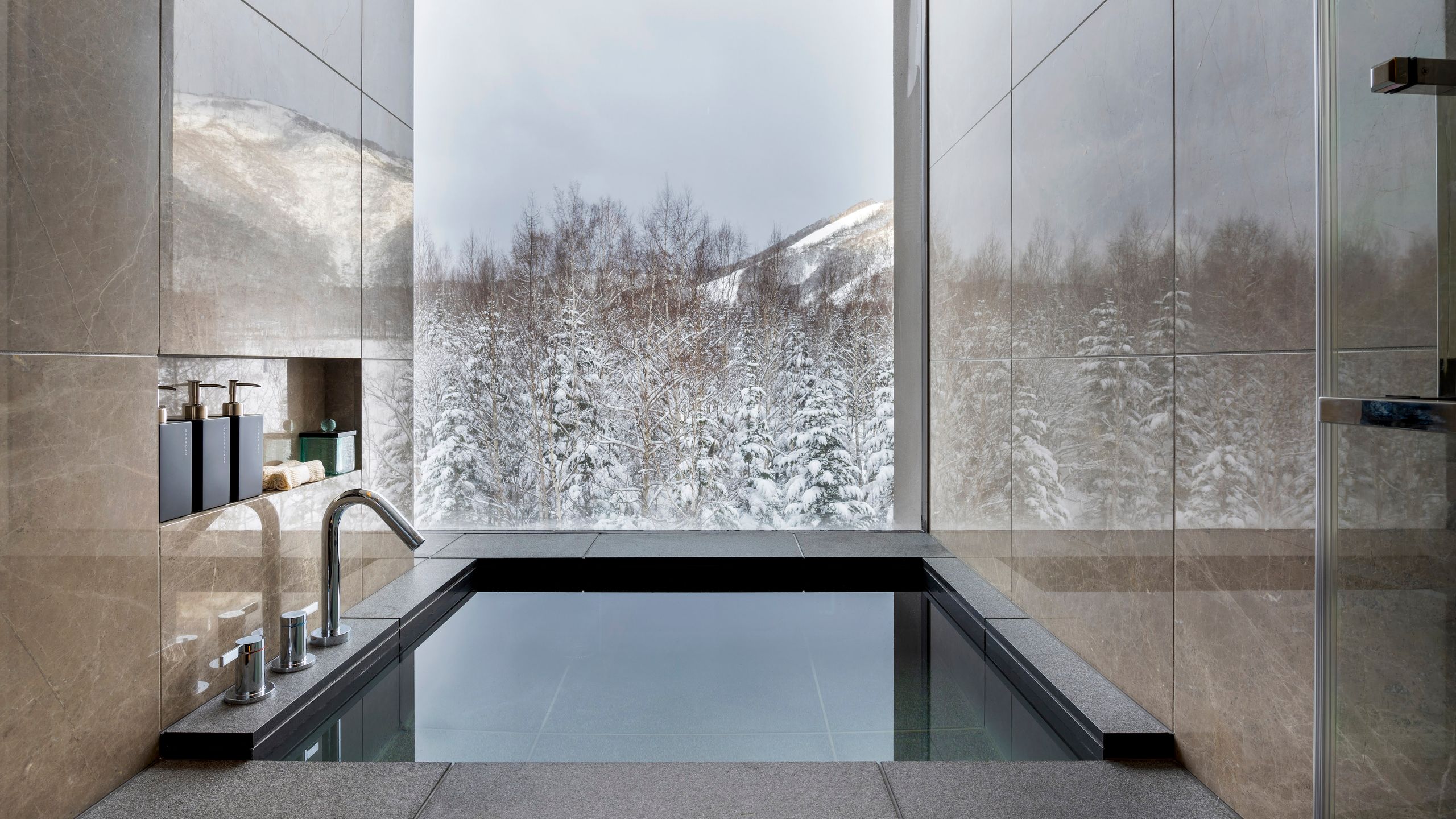 Onsen and quiet hour