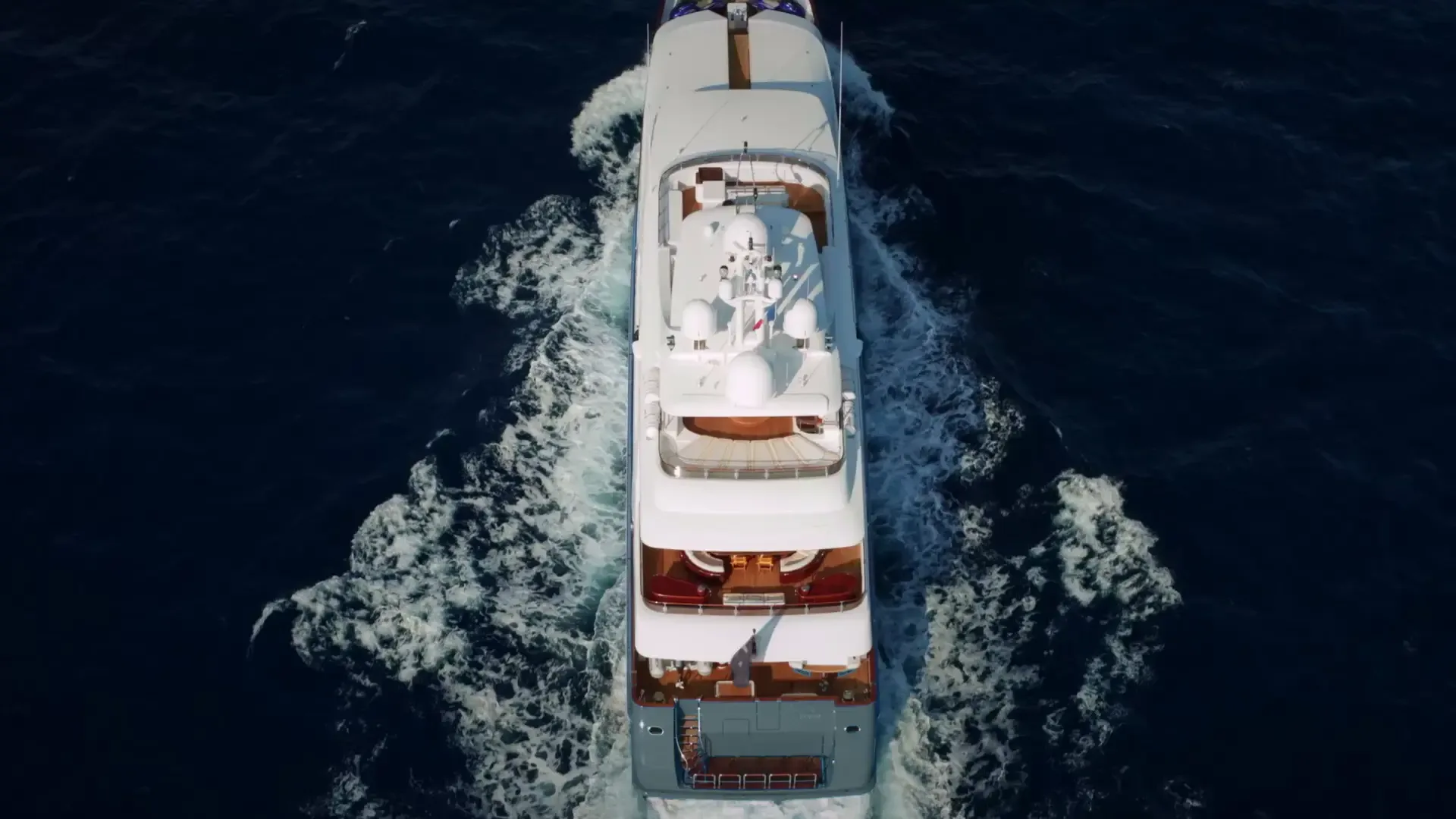 Expedition yacht under way, seen from above